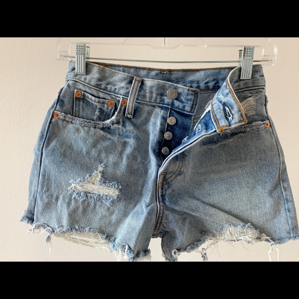 Levi‘s light blue high rise jeans shorts - Picture 2 of 4